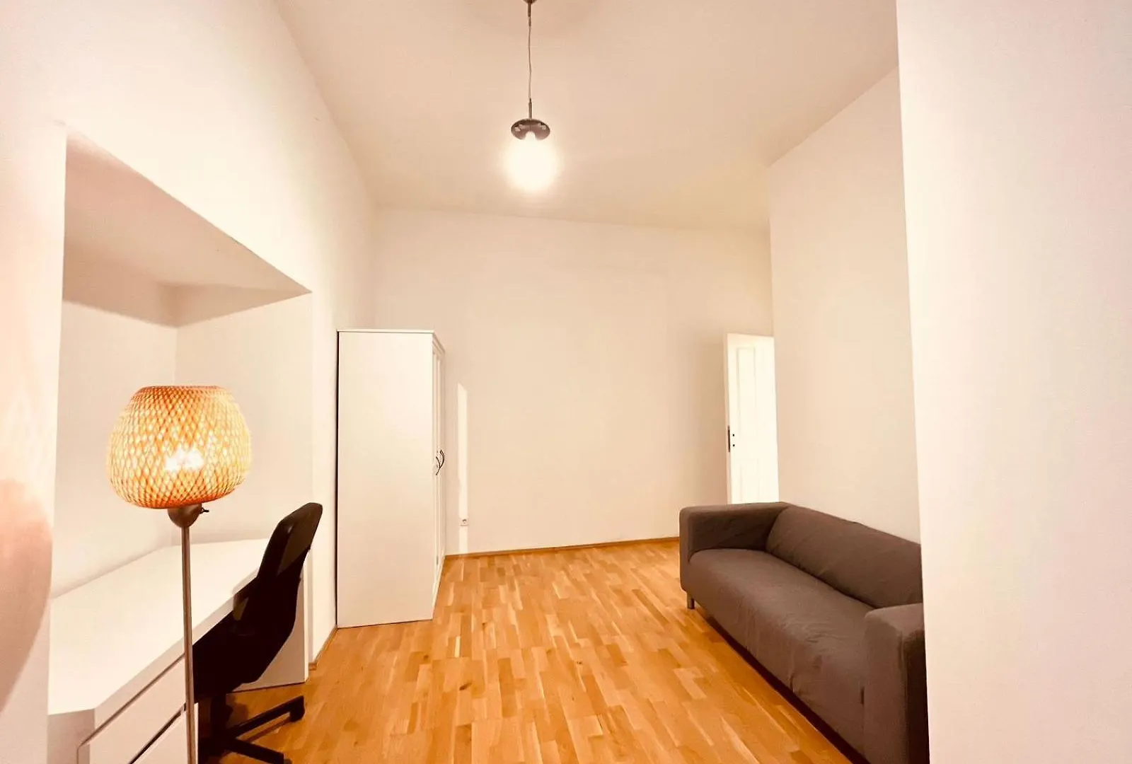 Charming Fully Furnished Apartment In Viyana