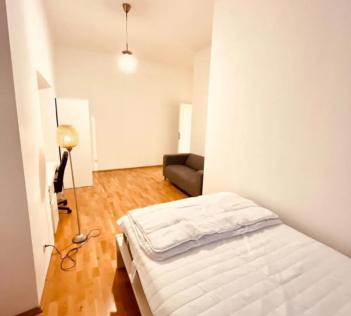 Charming Fully Furnished Apartment In Viyana